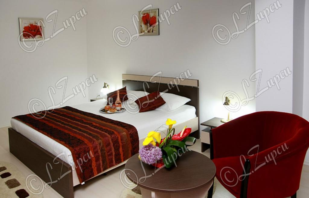 Hotel Royal 2 Urziceni Quarto foto