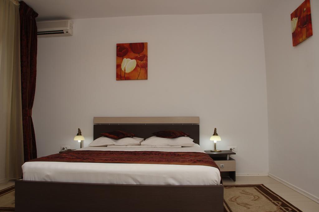 Hotel Royal 2 Urziceni Quarto foto