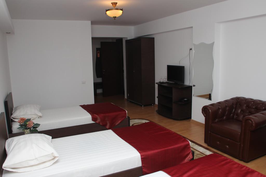 Hotel Royal 2 Urziceni Quarto foto